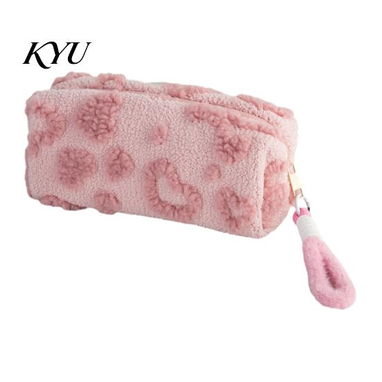 Study Essentials Bag Plush Love Heart Pencil Case, Large Capacity Stationery Organizer Zipper Pouch, Multi-function for School Office Use Supplies
