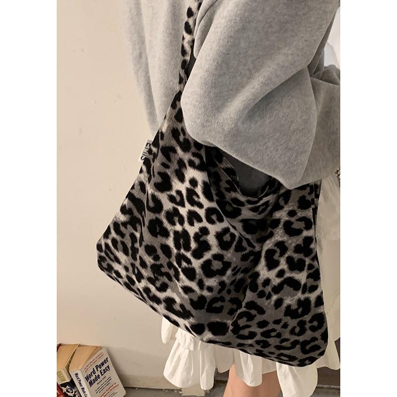 

Холщовая сумка Lazy wind сумка под мышкой Женская 2025 новая мода сумка-тоут с леопардовым принтом большая вместимость сумка через плечо