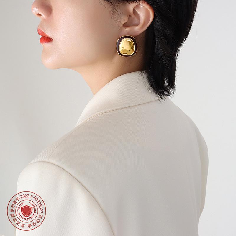 French Retro Oval Earrings: 18K Gold-Plated Titanium Steel, High Quality Fashion Accessory