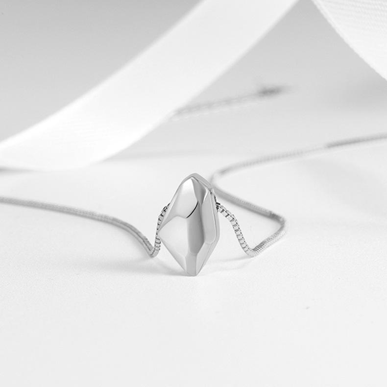 

Парное ожерелье с камнем желаний для мужчин и женщин, универсальная индивидуальность, гравированная цепочка на ключицу