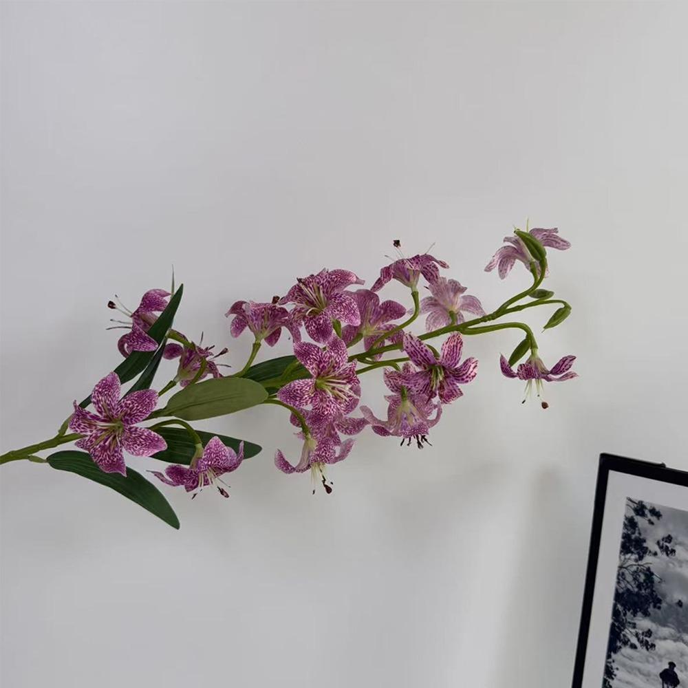 

Plastic Artificial Flower Branch Realistic Green Plants Fake Flowers Real Touch Handmade Simulation Silk Flower Outdoor Garden