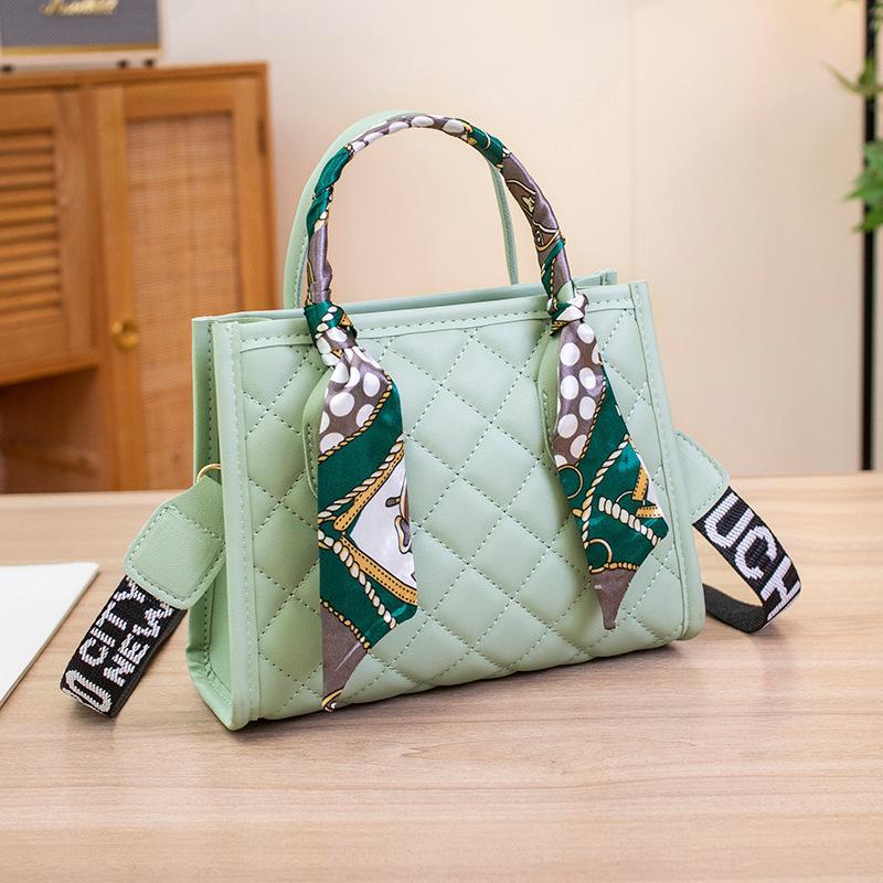 Stylish and Simple Women's Handbag New Silk Scarf Diamond Small Bag One Shoulder Messenger Bag