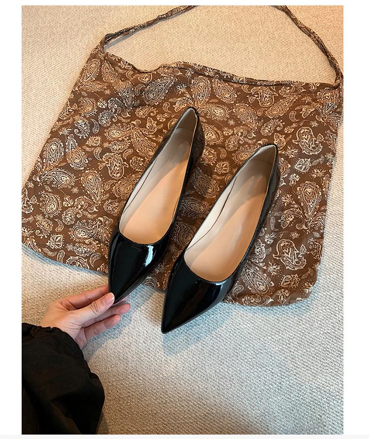 

2025 new spring and autumn French nude inner height increase pointed flat shoes women s shallow mouth shoes versatile commuter shoes 35 чёрный
