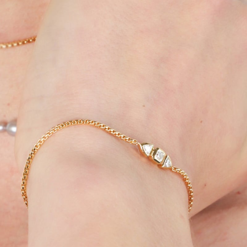dfarbe gold moissanite trillion chain bracelet