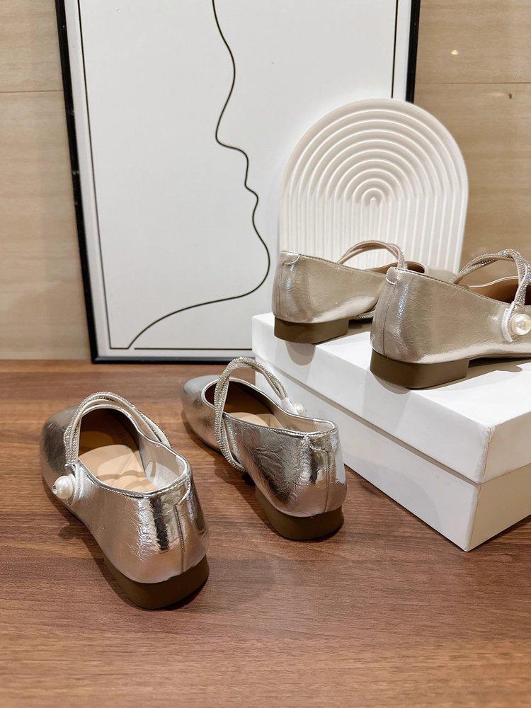 

[youshilai] French retro Mary Jane single shoes versatile shallow mouth square head rhinestone flat bottom small leather shoes women 35