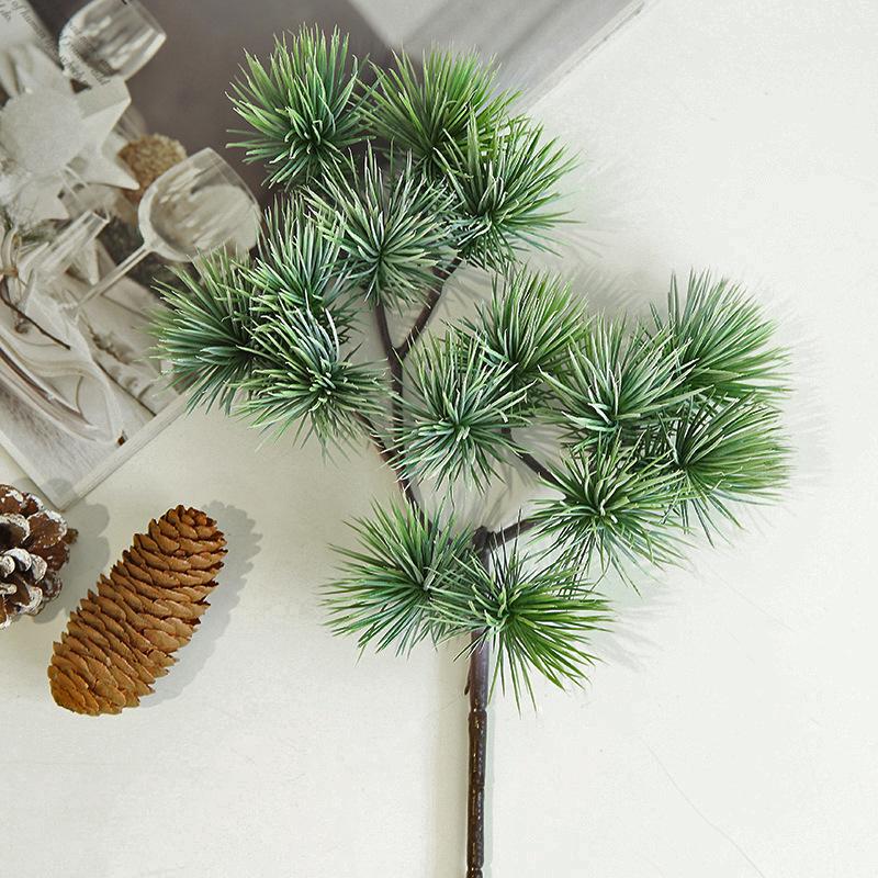 Ramură Artificială de Pin cu Frunze de Arțar și Accente de Chiparos