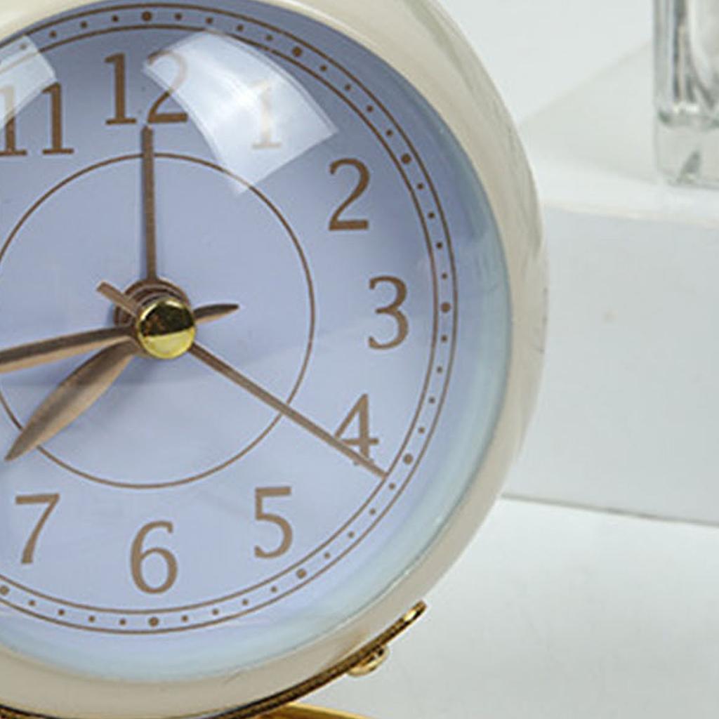 Simple Metal Alarm Clock Battery Powered Silent Alarm Clock Student Dormitory Desktop Small Clock