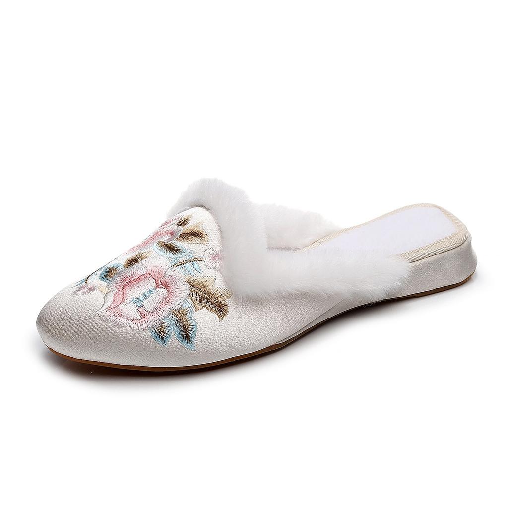 [Yueru] 2024 New Embroidered Women's Winter Indoor Han Elements Antique Embroidered Shoes Hanfu Women's Fleece Slippers