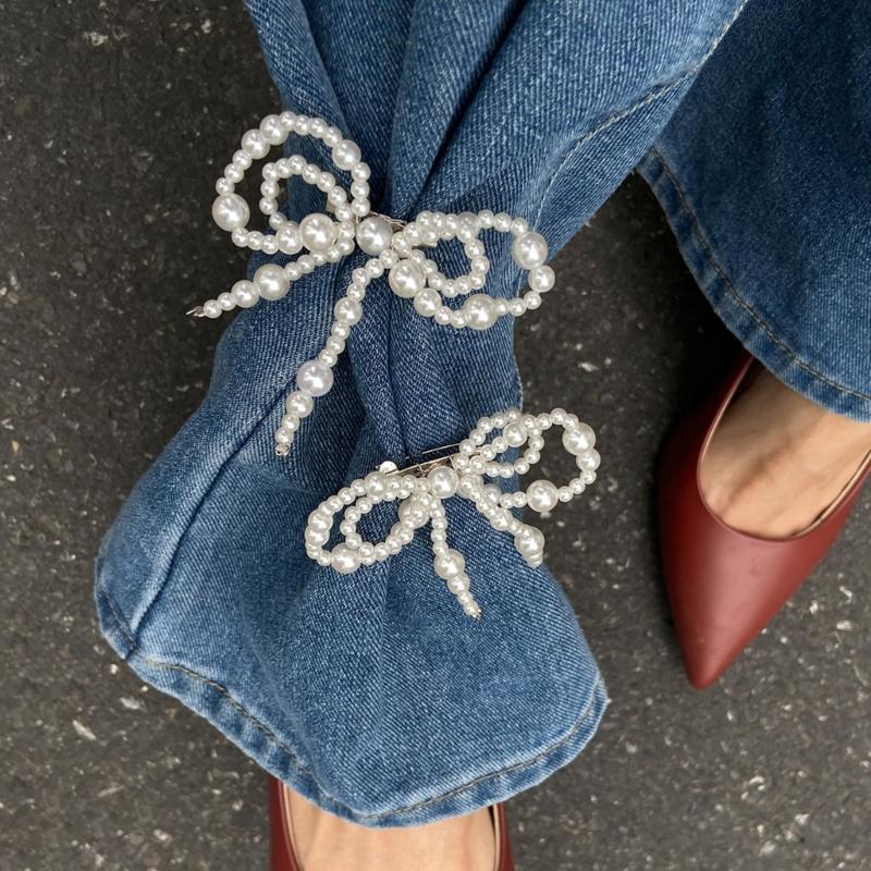 Spilla con Fiocco in Resina Elegante con Perle Finte Clip per Orlo dei Pantaloni Catena Leggera per Polsini per Outfit Casual