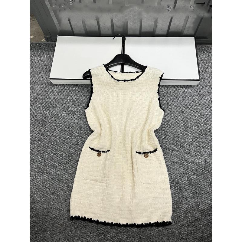 High-Quality 2026 Spring/Summer Sleeveless Round Neck Scented Knit Dress – Slimming, Age-Defying, Versatile Fashion.