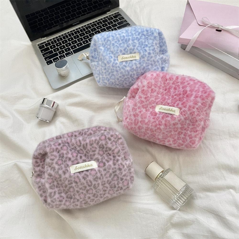 New autumn winter leopard print plush makeup bag Large Capacity Women Cosmetic Bag with Zipper Travel Clutch