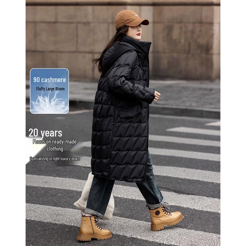 

Женская геометрическая ламинированная куртка с капюшоном на 90% утином пуху для зимы