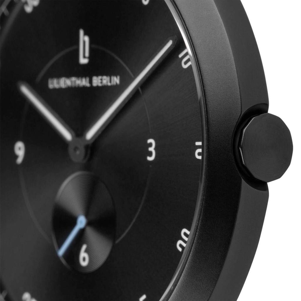 Zegarek Lilienthal Berlin z małą sekundą, Wyprodukowano w Niemczech, L01-207-B004C