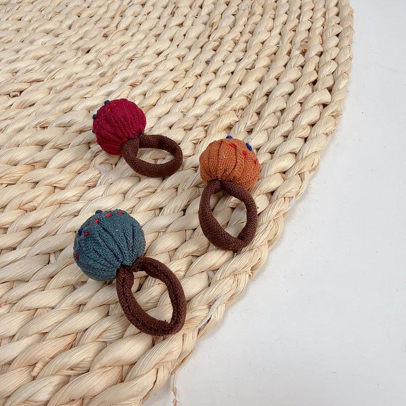 Dreieckstuch aus Seide im Retro-Stil – schmales Hals-Accessoire für Damen im Sommer