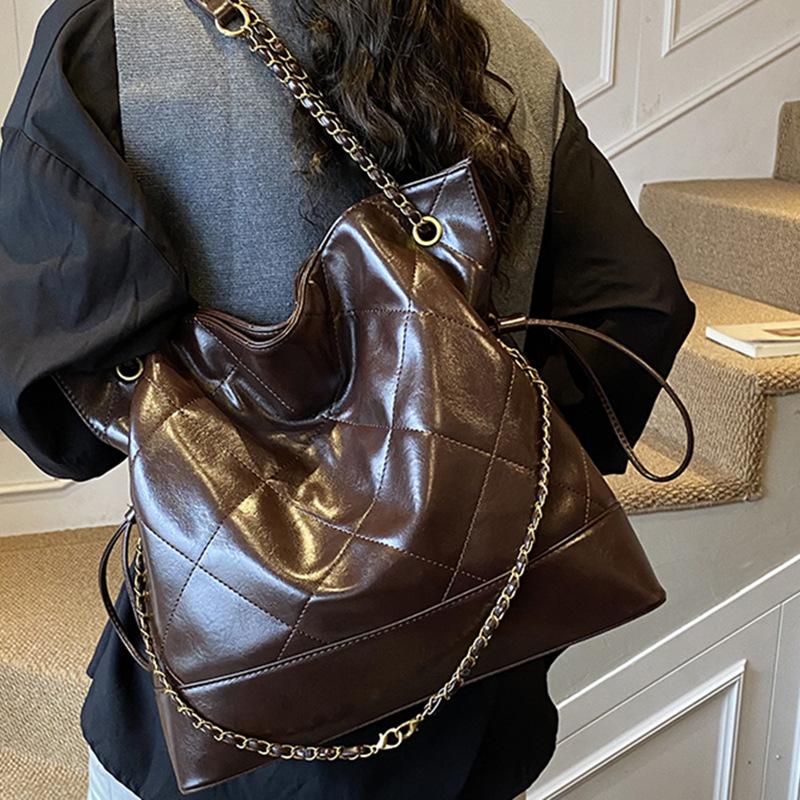 Niche High-value Diamond Chain Bag Autumn New Fashion Shoulder Bag Large-capacity Commuter Tote Bag
