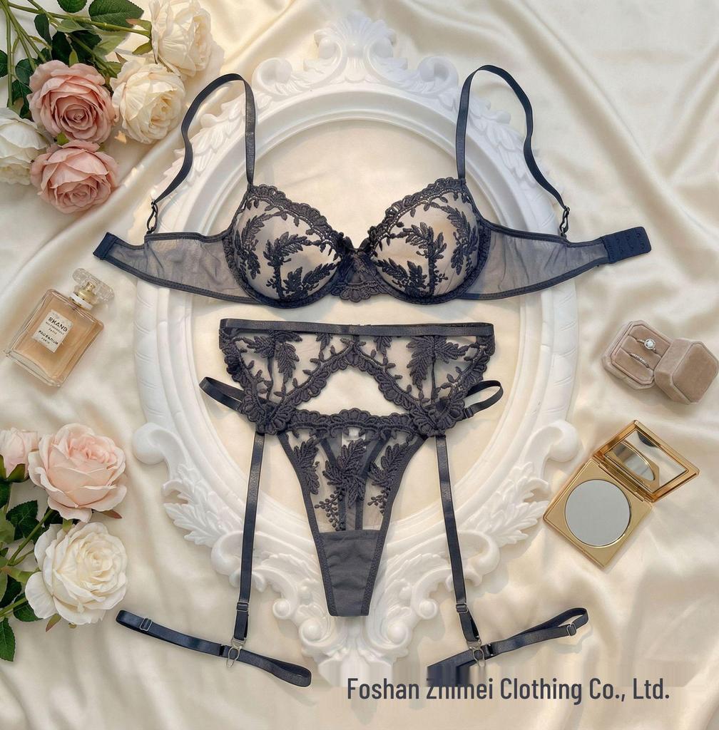 Y Sınır Ötesi Şeffaf File İç Giyim Seti: Sekiz Üç Parçalı Kadın Şeffaf Sütyen