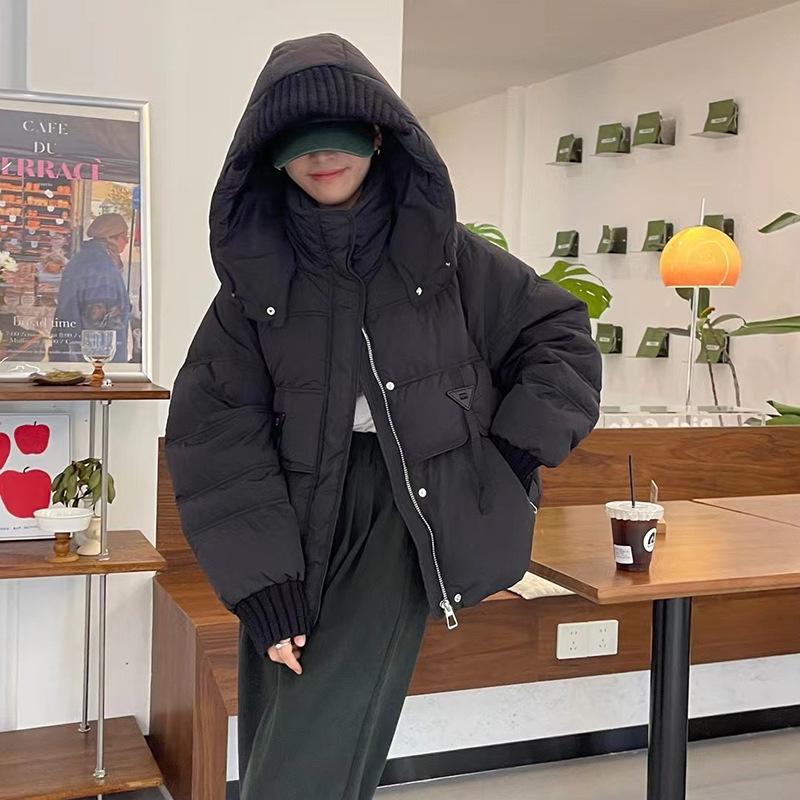 

Женский пуховик с капюшоном 2025 зима новый модный милый вязаный вставной теплый треугольный тонкий хлебный пуховик прилив one size fits all чёрный