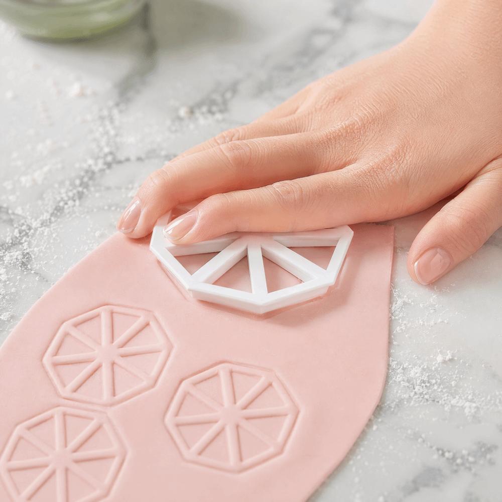 3pcs PP Cookie Mold Triangle Flag Shape Cake Decorating Mold Flag Cutting Mold  Cake Toppers