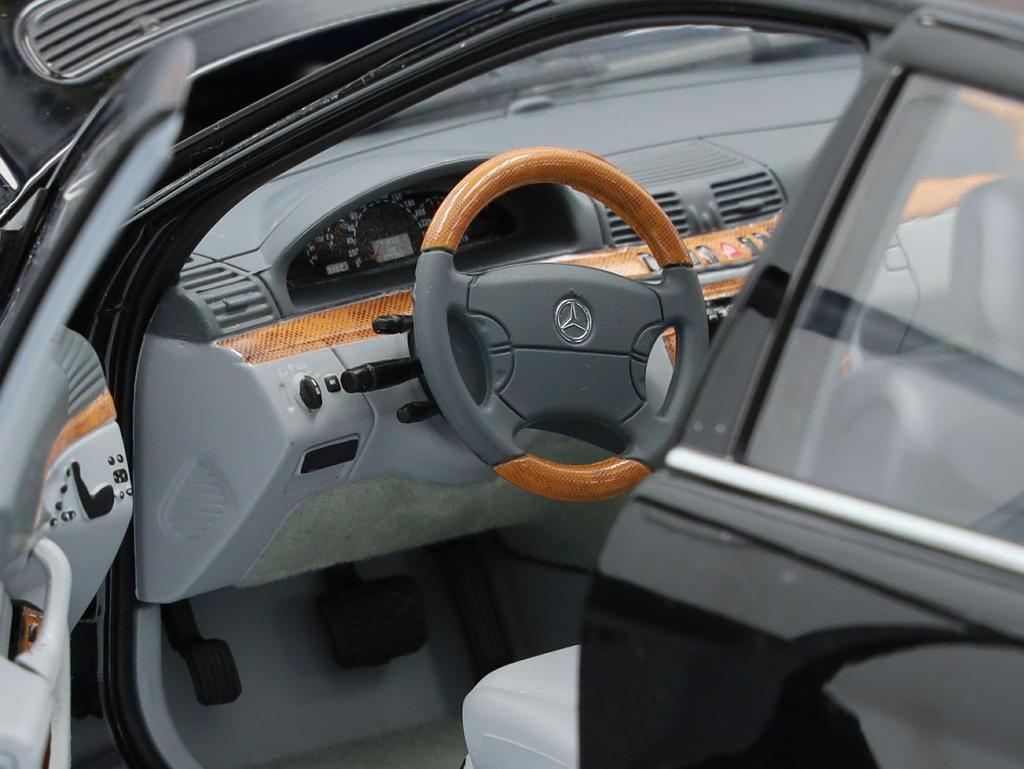 [Mercedes-Benz Collection] Genuine S600 Sedan Long (V220) 1/18 Obsidian Black