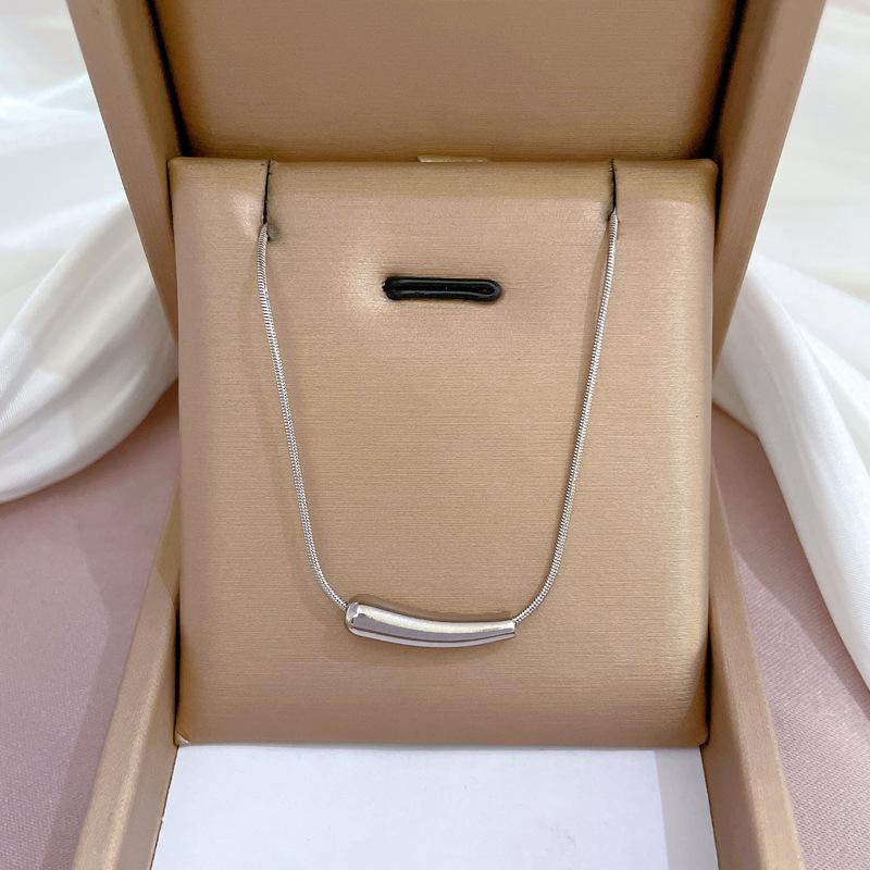 Fashion Retro Women's Necklace Temperament Micro Diamond Necklace Exquisite Collar Chain Accessories