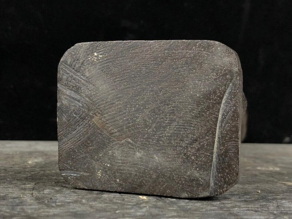 Sammlung Chinesisches Natürliches Ebenholz Holzschnitzerei Kwan-yin Statue Holzskulptur