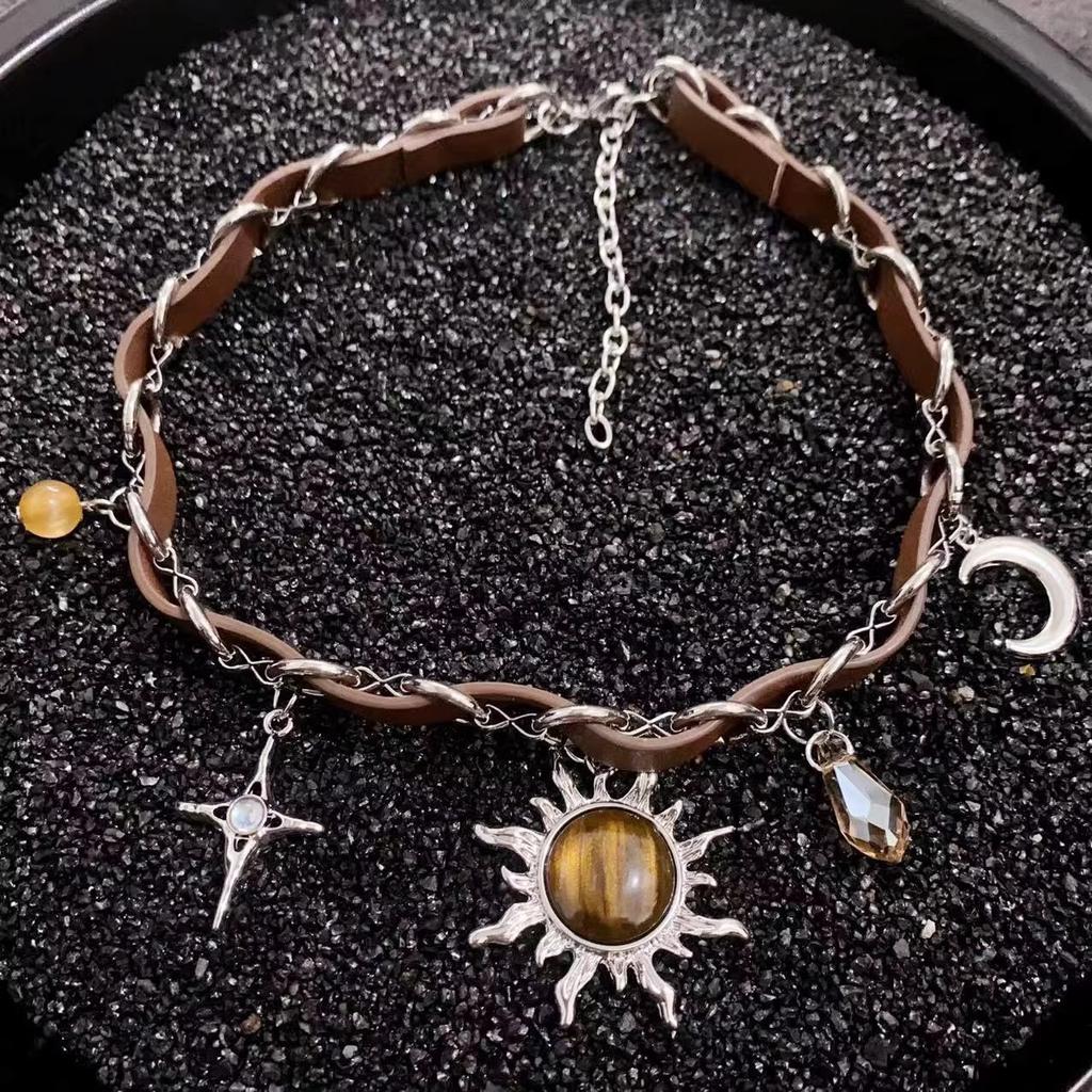 Maillard Brown Blazing Sun Astral Collar Niche Design Vintage Hottie Chocker Necklace Men and Women