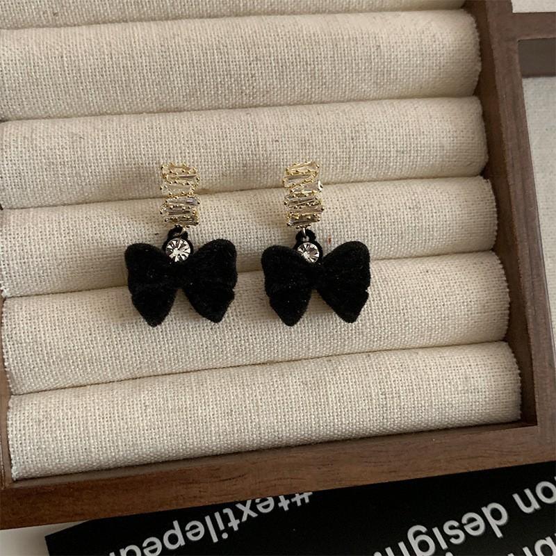 Autumn and Winter Temperament Real Gold Electroplated Silver Needle Bow Earrings Retro Versatile Earrings Exquisite Earrings Female Niche