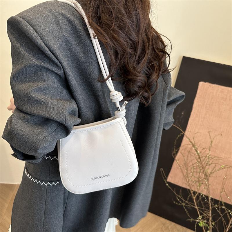 Fashion, lightweight and casual solid color new simple shoulder bag high texture versatile portable messenger bag women