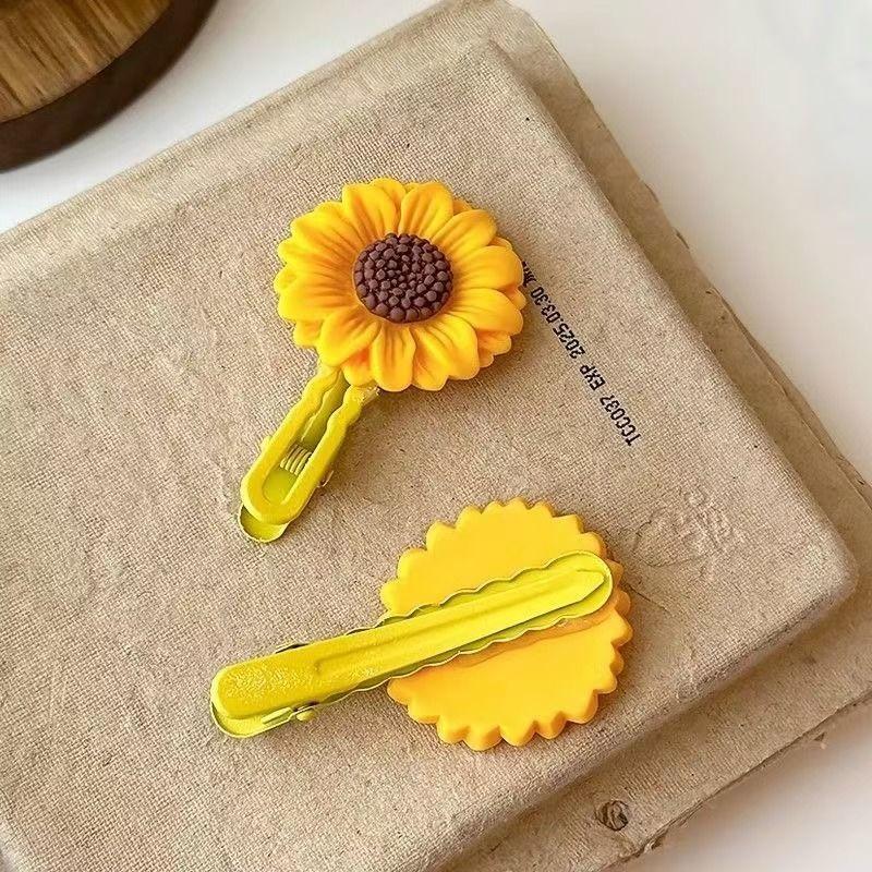 Sunflower hairpin, sweet and cute cartoon flower hairpin, good-looking girl with broken hair, seaside bangs, headdress on the side