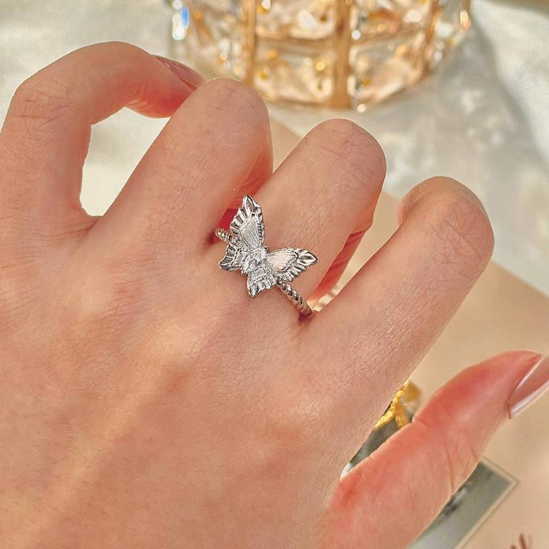 Bagues papillon exquises pour femmes Nouveauté en argent 925 Style palais vintage Bague féminine bijouterie de luxe légère pour fête mariage