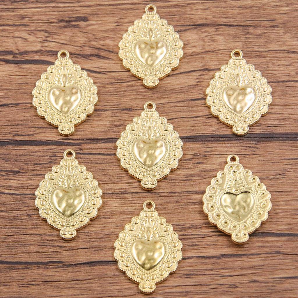 Gothic Heart Charms: Vacuum-Plated Stainless Steel Jewelry Accessories in 2 Colors and Multiple Styles for Halloween Pendants