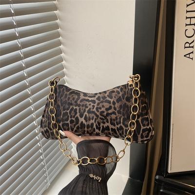 Underarm Fashionable Small Bag, Single Shoulder Bag, Versatile with Chain, Suitable for Daily Commutes, Small Crossbody Bag