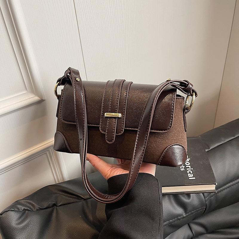 Vintage Maillard brown small bag women's new autumn and winter versatile messenger bag single shoulder underarm baguette bag