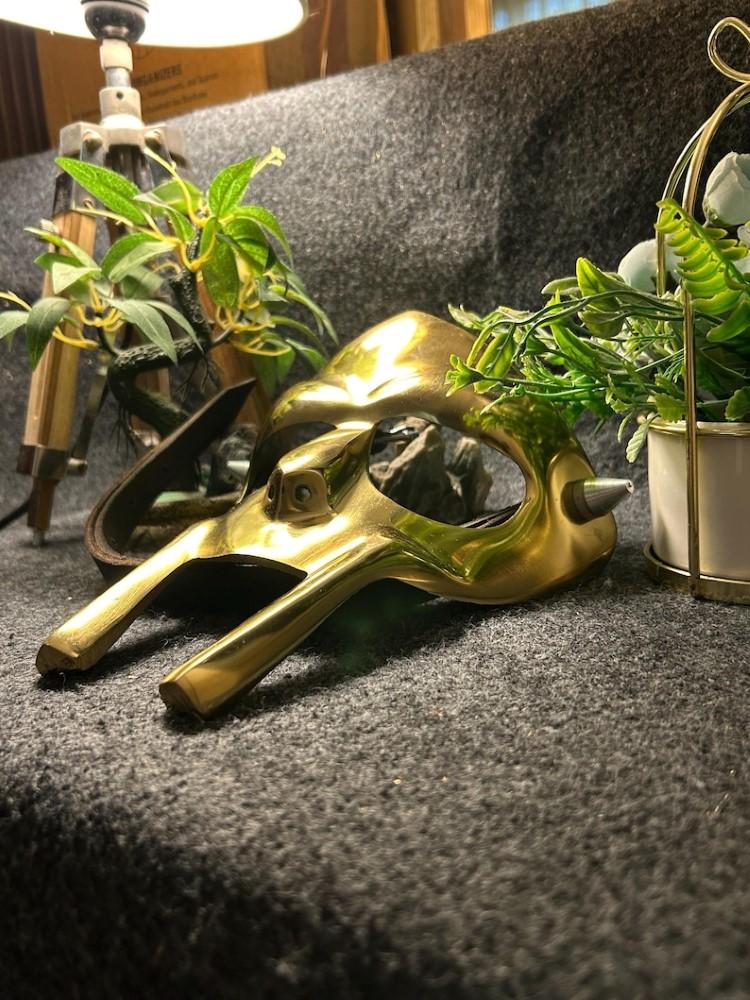 

Маска MF Doom Гладіатор Mad-villain Сталеве Обличчя Броня Середньовічний Шолом M аеро