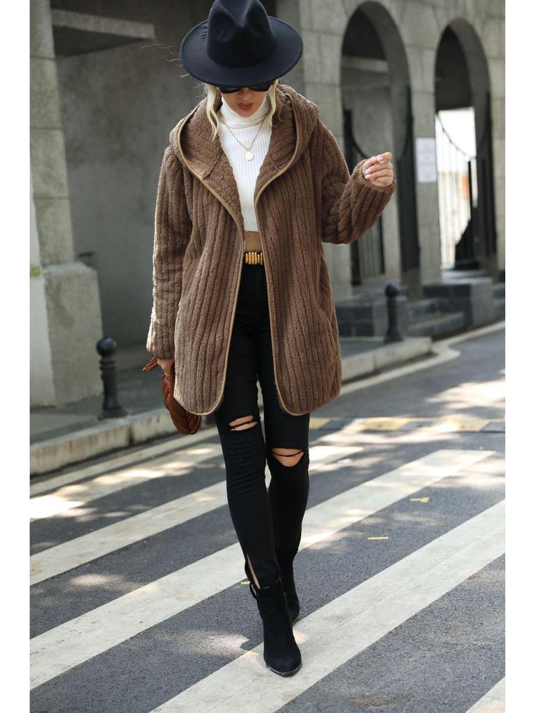 Cardigan de pluș larg cu glugă pentru femei din catifea - Stil european și american, Colecția toamnă/iarnă.