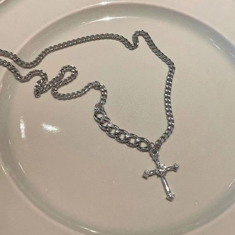 Luxury Cross Zircon Necklace For Women Fashion Hip Hop Cool Choker Necklace Pendant Party Jewelry Accessories Sweater Chain Gifts