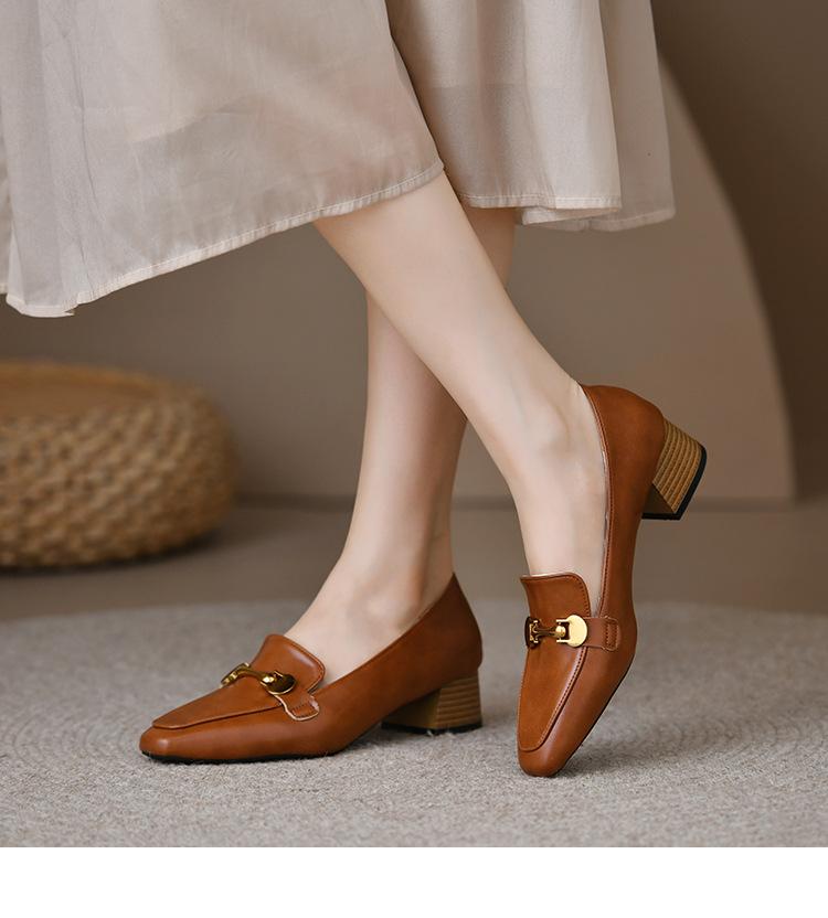 

Внутри и снаружи мягкая кожа ретро туфли-лодочки с мелким вырезом маленький квадратный носок средний каблук туфли толстый каблук осень новая женская мягкая кожа женские 39 коричневый