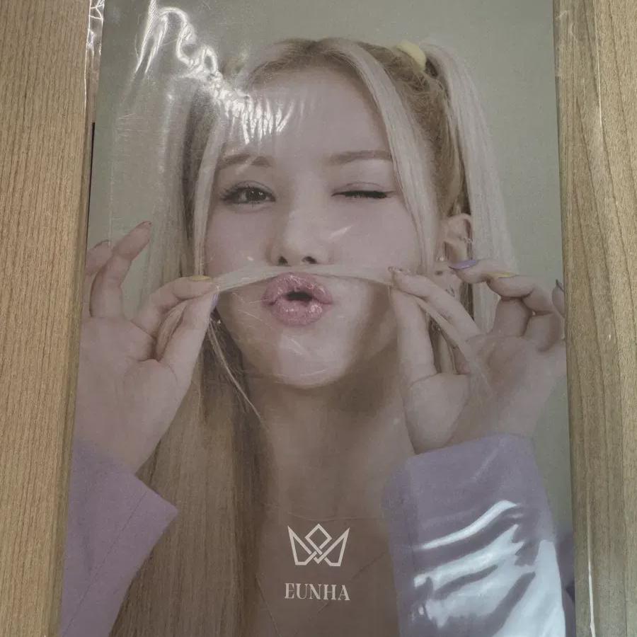 

Gfriend Margot Eunha Letterhead