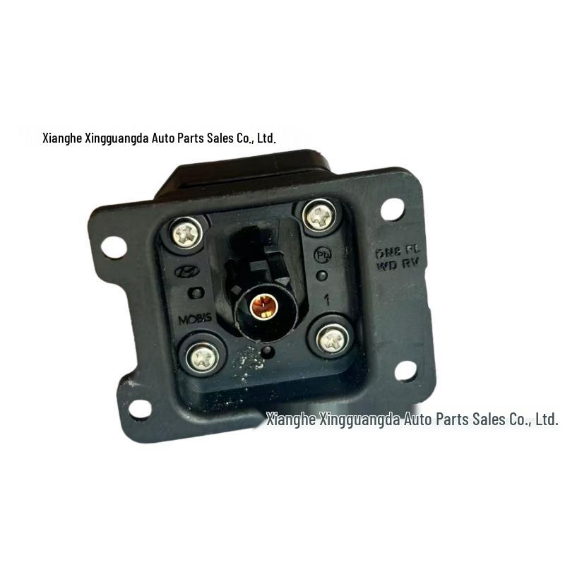 The 99240-L4600 is compatible with Hyundai and Kia car reversing cameras.