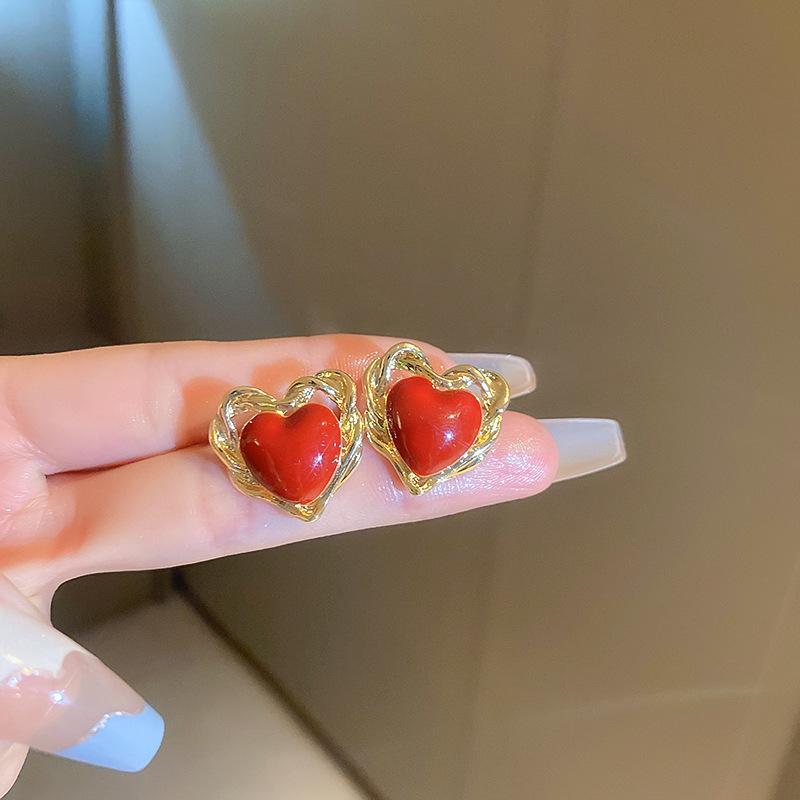 Red Mini Strawberry Earrings for Women New 2024 Explosive Delicate Small High-grade Minority Stud Earring Dainty Zircon Gift