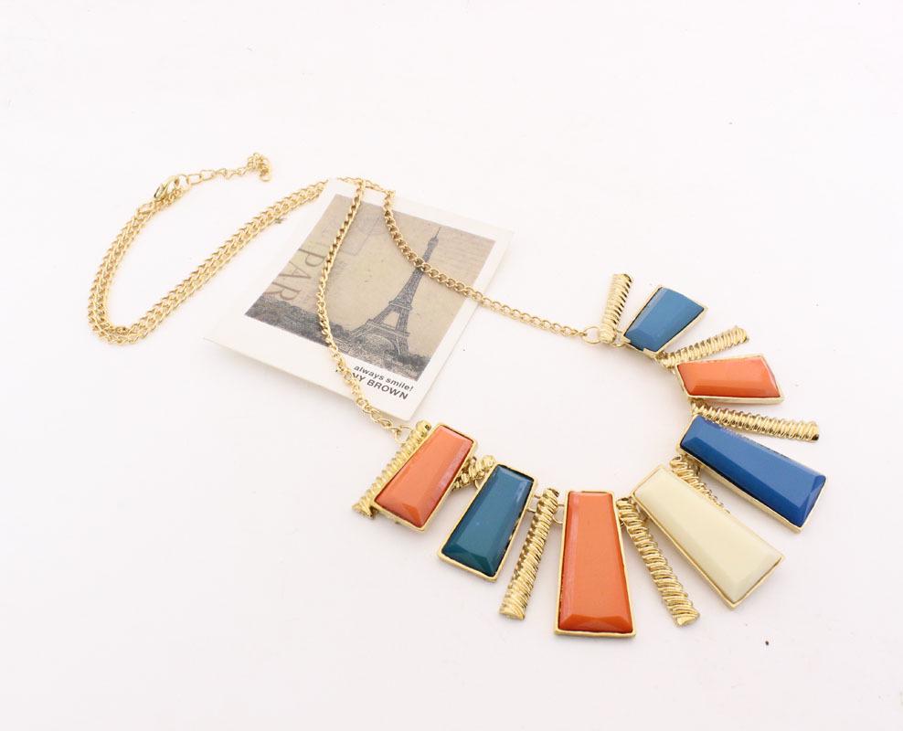 Exaggerated Geometric Black Metal Necklace In Fresh European & American Style