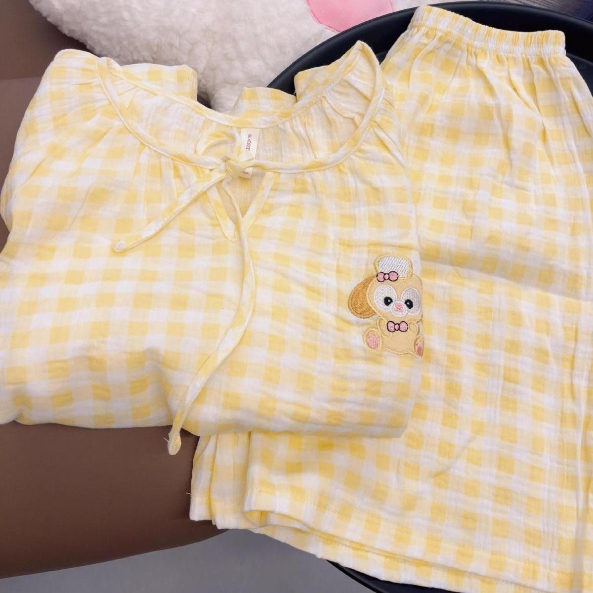 

In summer, you can wear yellow plaid butter cakes, pajamas, women s round neck short-sleeved shorts, and two-piece sets can be worn outside loungewear S