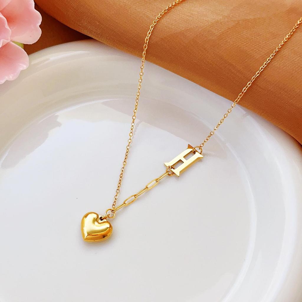 Złoty naszyjnik ze stali nierdzewnej: Elegancka, Wszechstronna, Nieblaknąca Biżuteria Damska