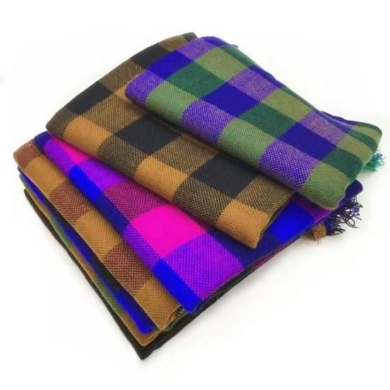 Wool Square Scarf with Tassel Decoration Plaid Pattern Women Knitting Scarf Versatile Headscarf Daily Outdoor Wear