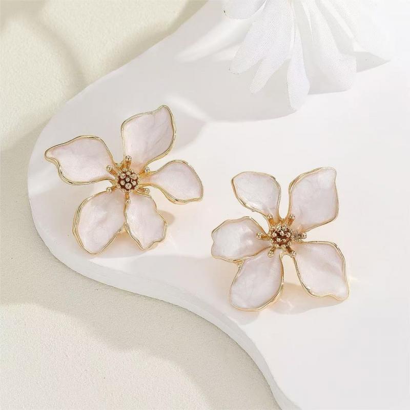 Five Petals Flowers Drop Earrings for Women Trendy Green White Enamel Oil Blooming Gardenia Flowers Dangle Earrings Jewelry