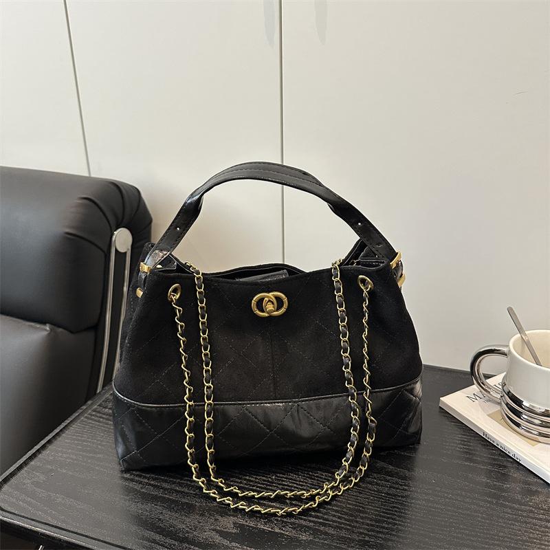 

Premium large-capacity bag women s new versatile chain messenger bag fashionable commuter shoulder armpit bag чёрный