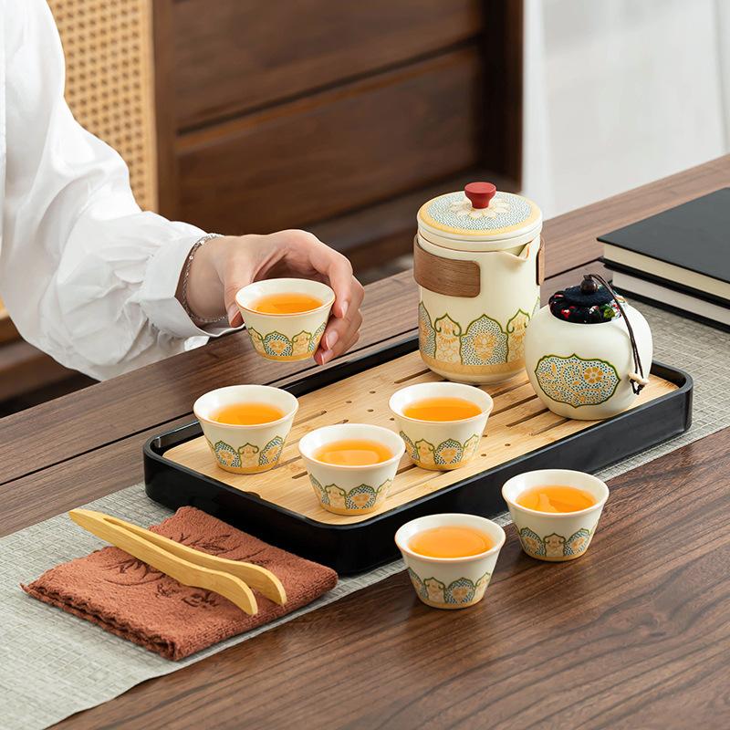 Kung Fu tea set will be sent to the customer company for the anniversary celebration of the opening of the Ru kiln ancient rhyme pot.  gift