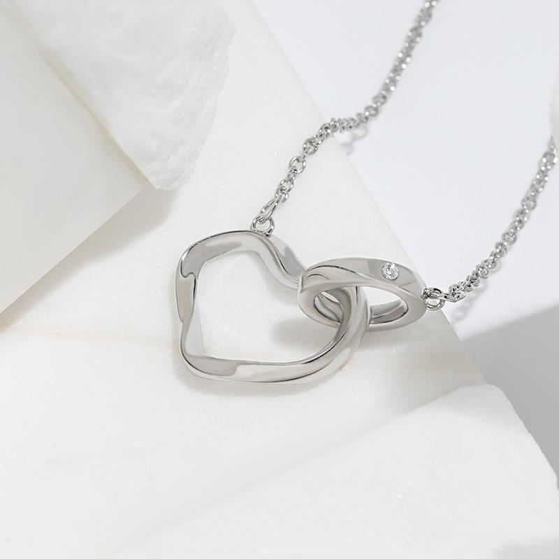 Korean Version of New Tin Paper Wrinkled Double Ring Clavicle Chain with Interlocking Heart Shaped Irregular Mobius Ring Necklace