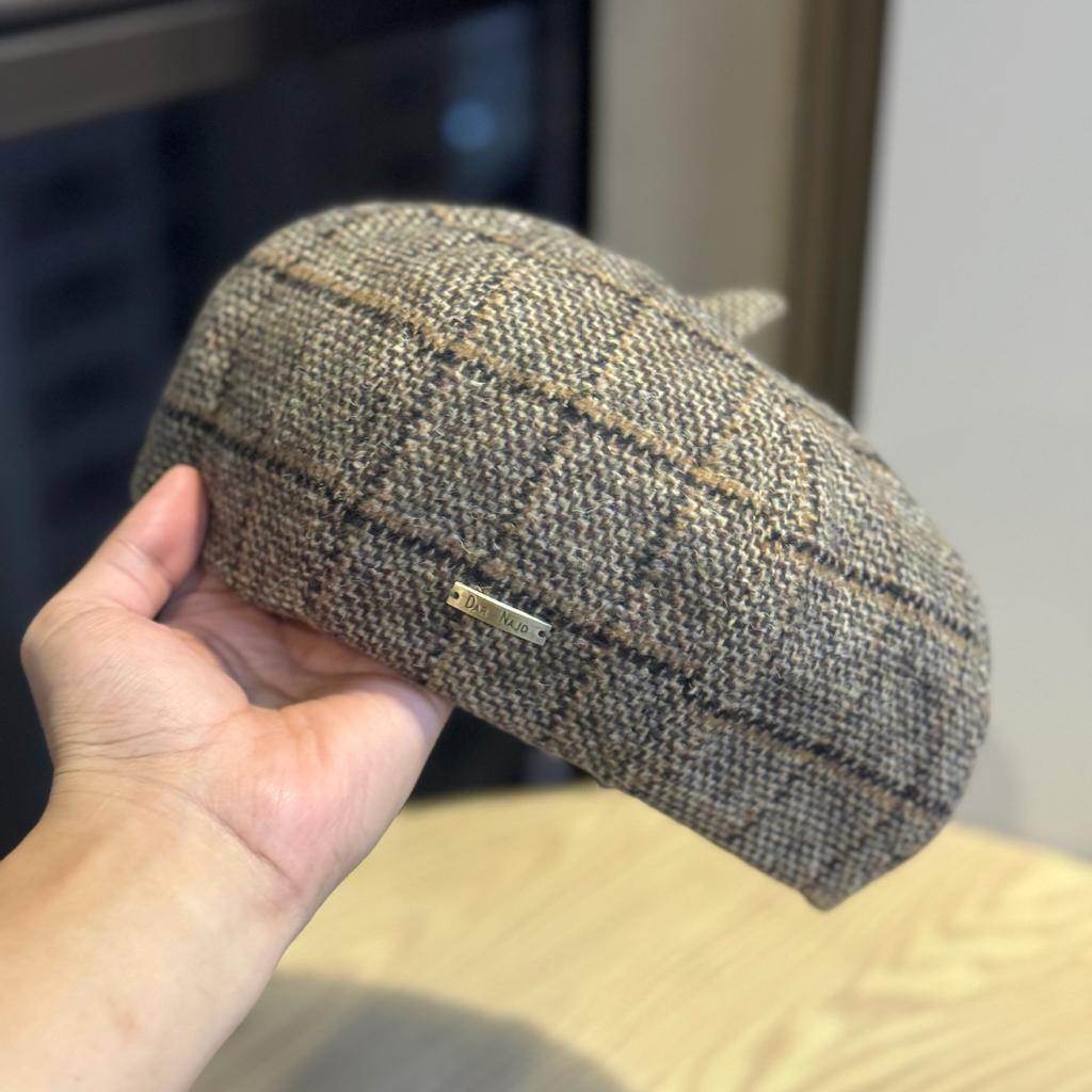 New Octagonal Hat for Women in Autumn and Winter Retro Face Showing Little Bud Painter Hat Trendy and Versatile Classic Plaid Pumpkin Beret