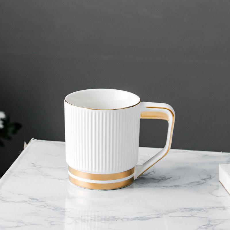 

Модная керамическая креативная кофейная чашка с подносом, скандинавский домашний декор, художественная кружка для чая, поднос, персонализированные подарки 301-400ml